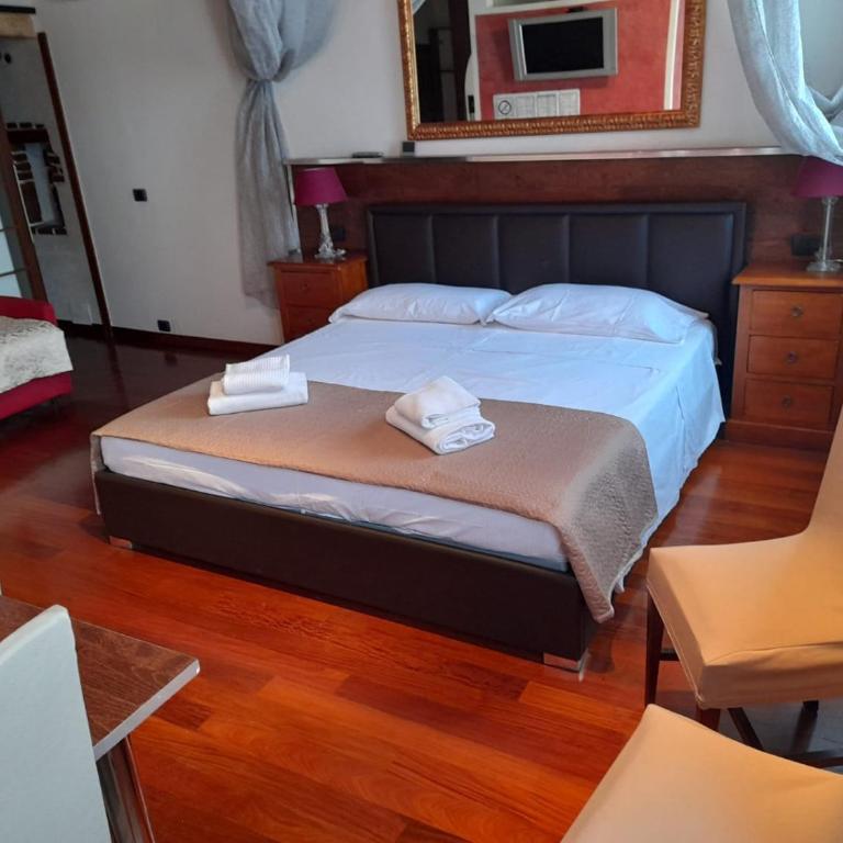Marconi Rooms Alloggio Segreto - Deluxe Studio - 3