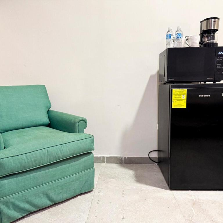 8min to US Consulate Fast WiFi Free Parking - Apartment - 8