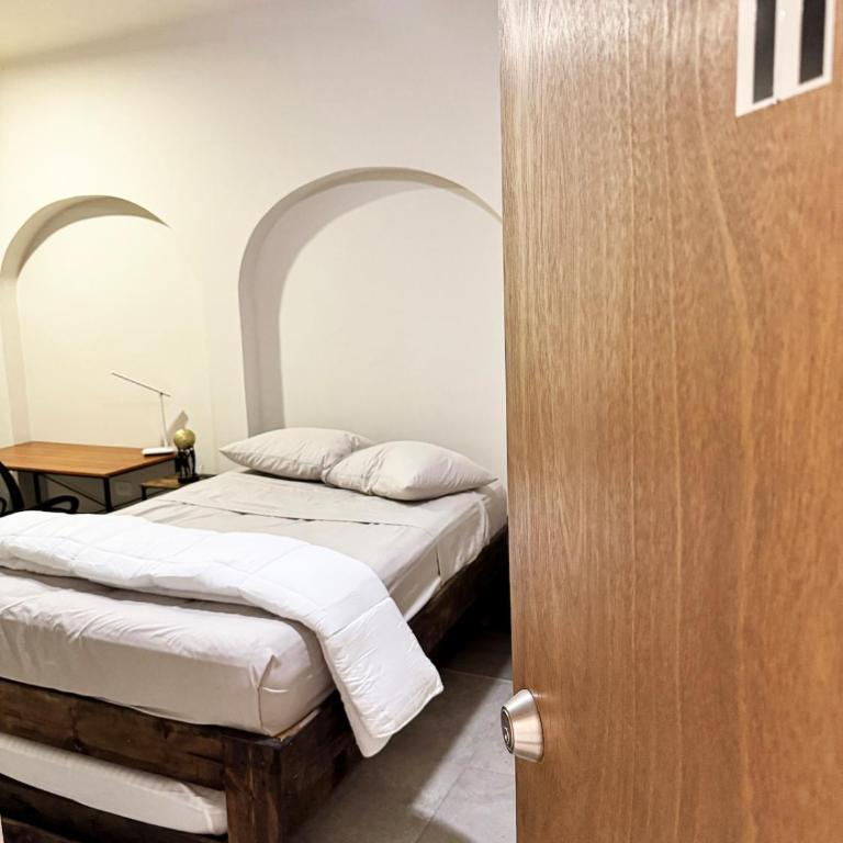 8min to US Consulate Fast WiFi Free Parking - Apartment - 13
