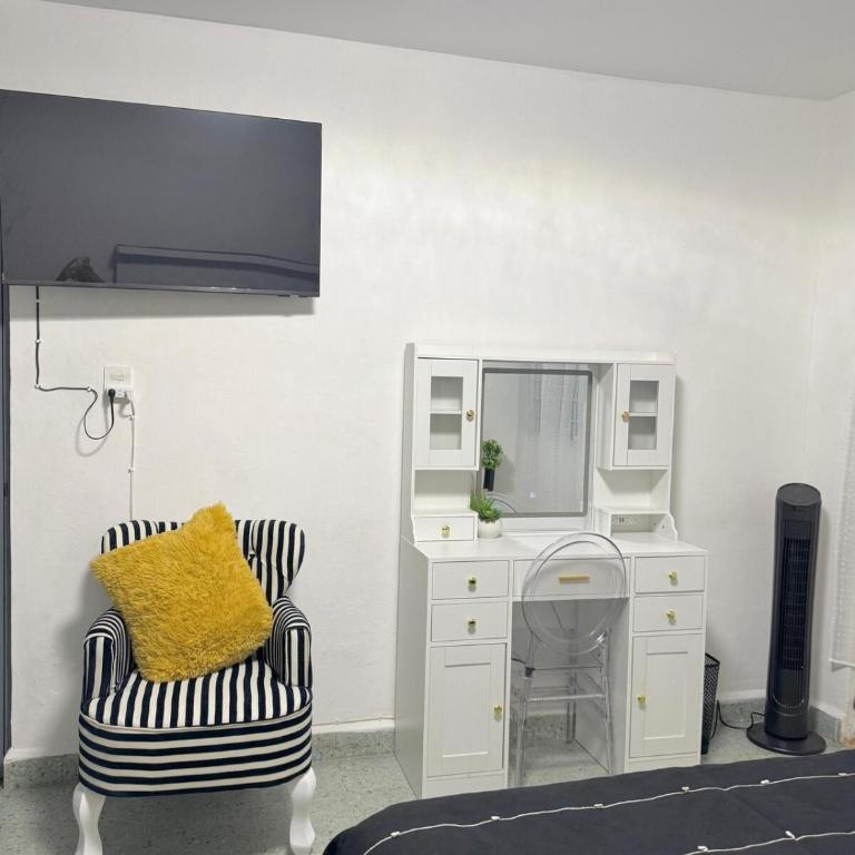 Casa Lienzo - Three-Bedroom Apartment - 16