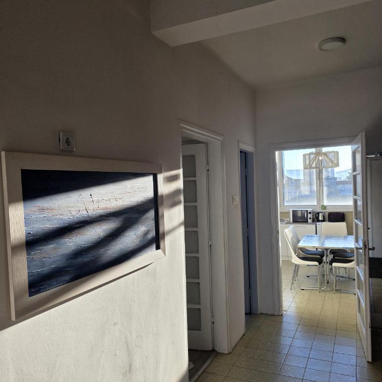 Loga Apartment - Apartman sa 2 Spavaće Sobe i Balkonom - 10