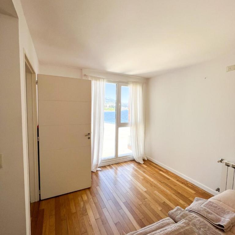 Lakefront apartment - One-Bedroom Apartment - 20