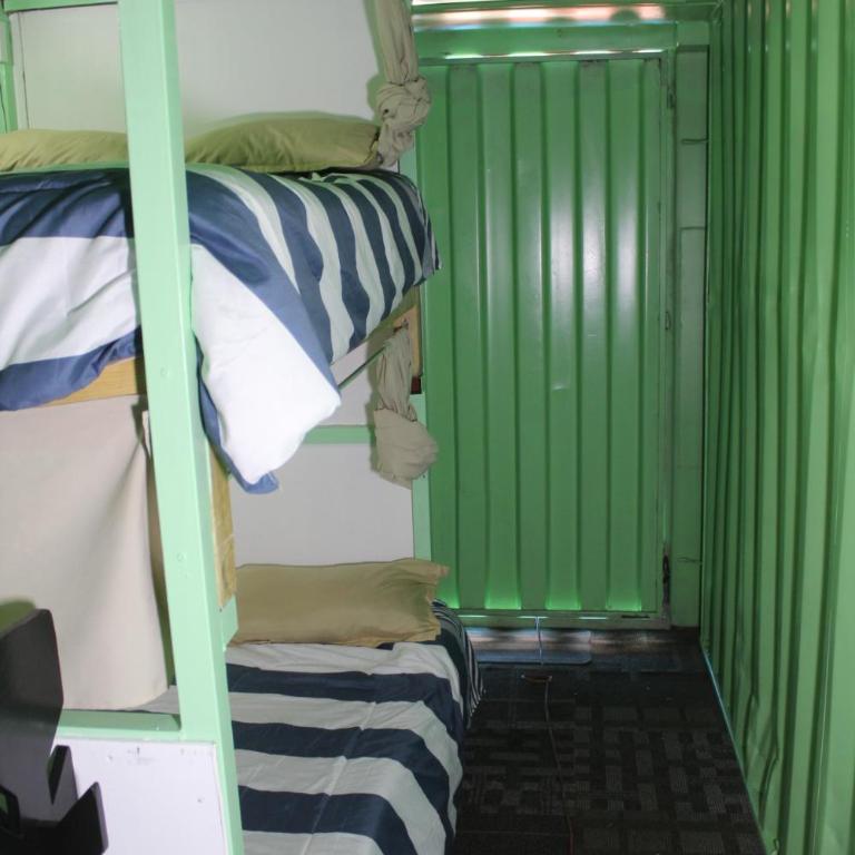 Aquí Comes Rico - Cama individual en habitación compartida mixta - 6