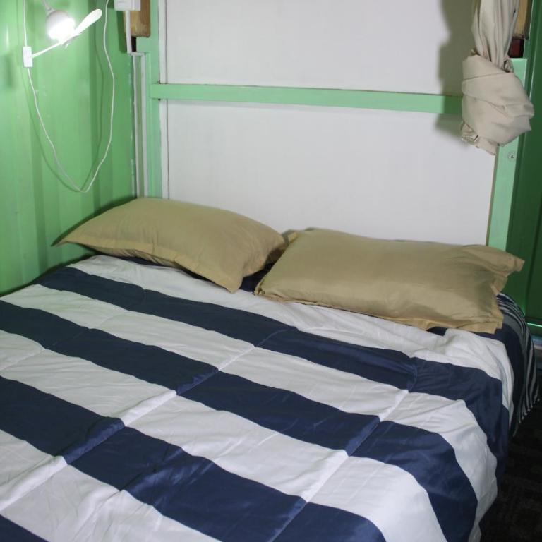 Aquí Comes Rico - Cama individual en habitación compartida mixta - 4