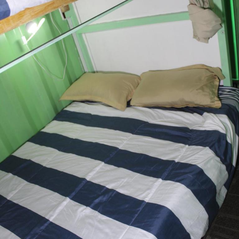 Aquí Comes Rico - Cama individual en habitación compartida mixta - 26