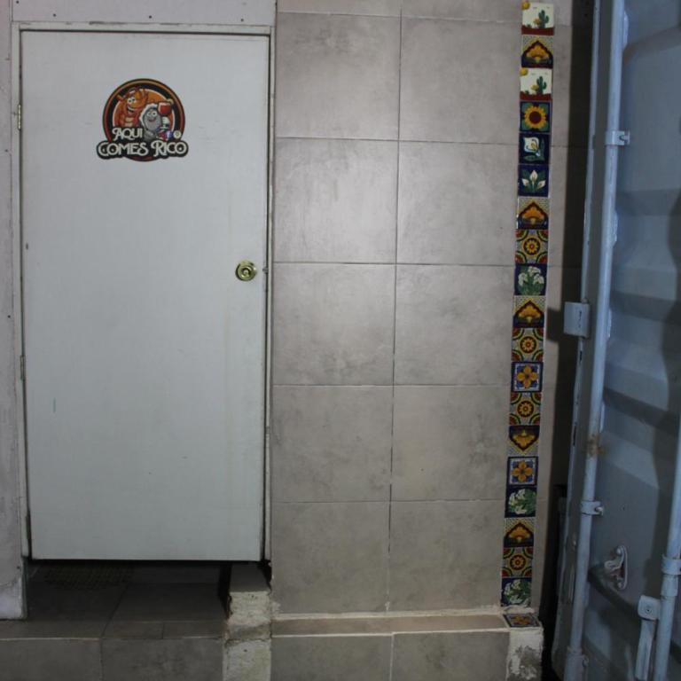 Aquí Comes Rico - Cama individual en habitación compartida mixta - 37