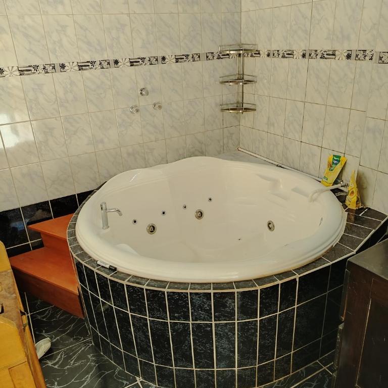 Agua Buena House & Events - Three-Bedroom House - 8