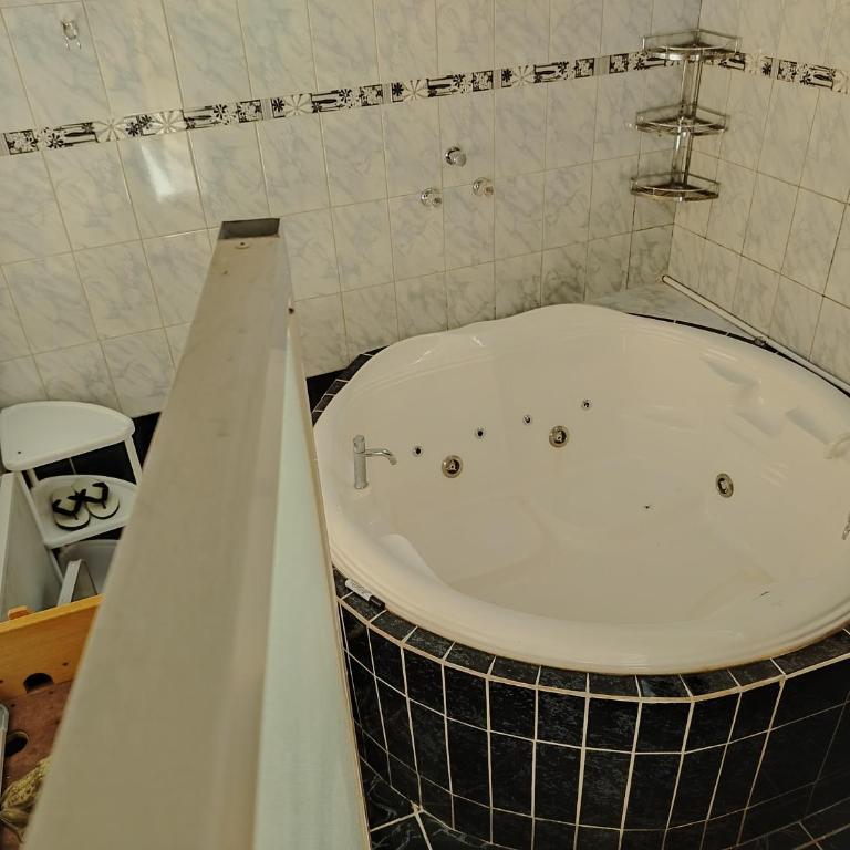 Agua Buena House & Events - Three-Bedroom House - 11