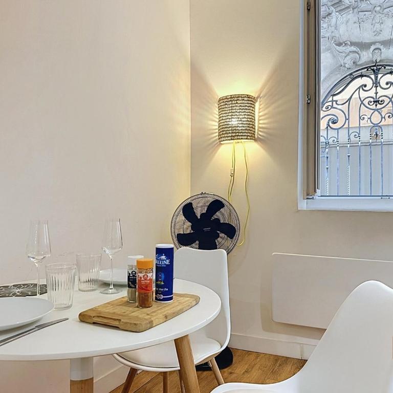 Cozy Studio - Old Port 100m - Spacious - Central - One-Bedroom Apartment - 10