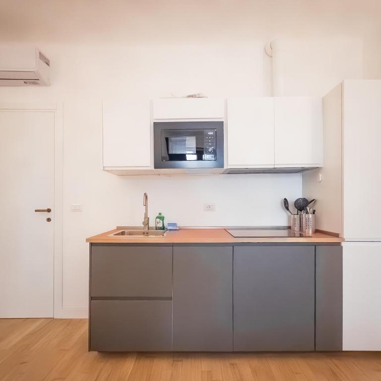 RRRapido Apartments - Via Mercato 24 - Monolocale con Balcone - 17