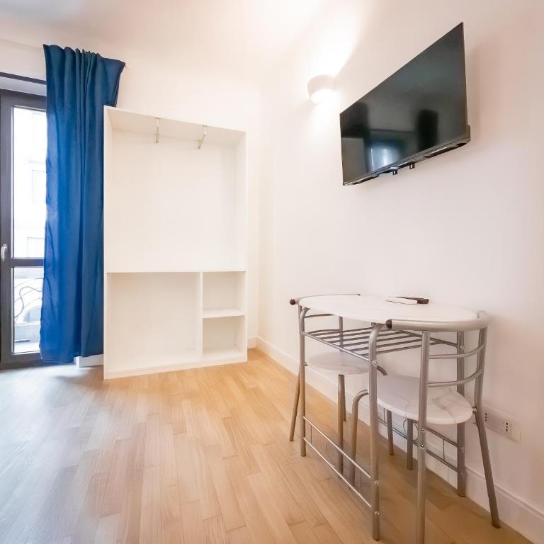 RRRapido Apartments - Via Mercato 24 - Monolocale con Balcone - 15
