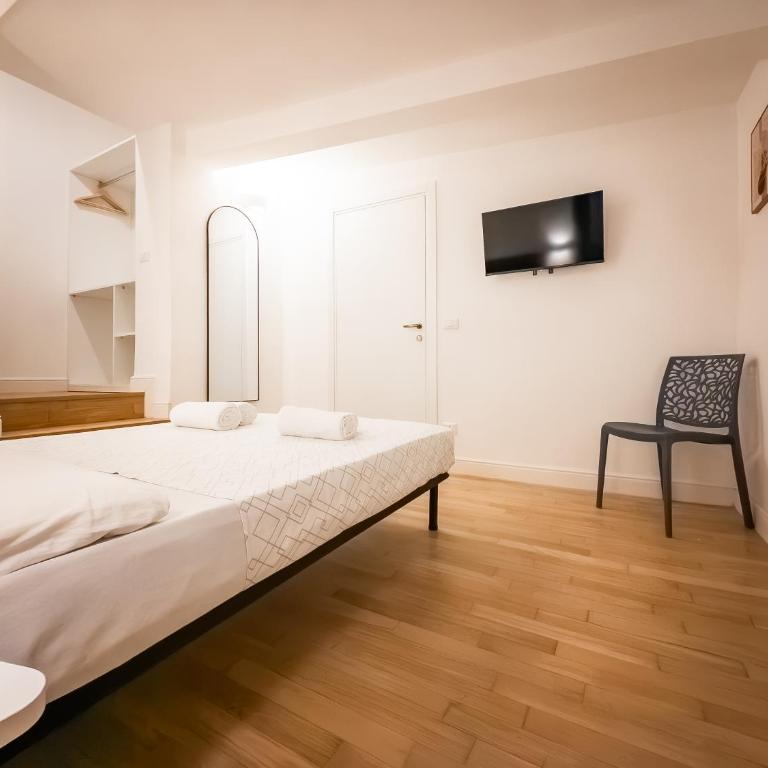 RRRapido Apartments - Via Mercato 24 - Camera Matrimoniale - 9