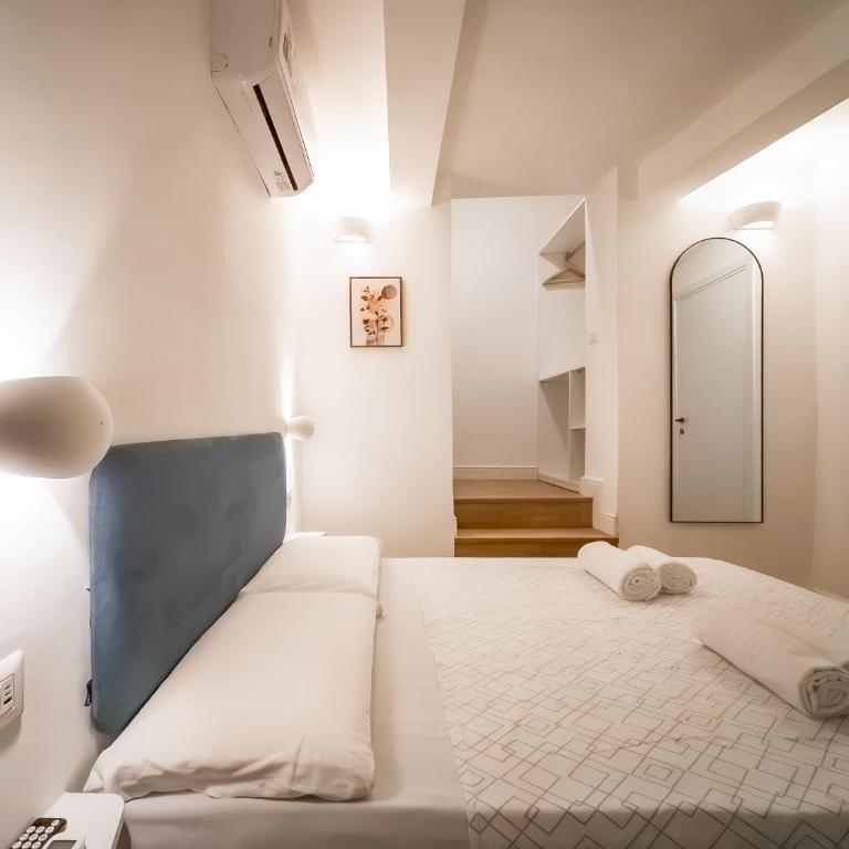 RRRapido Apartments - Via Mercato 24 - Camera Matrimoniale - 21