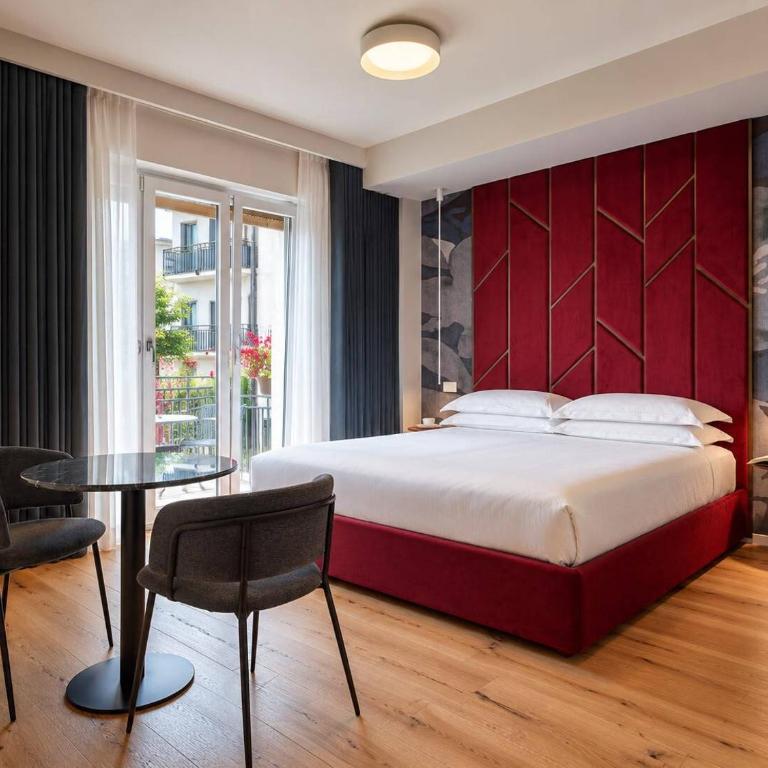 Octantis - Suite with Balcony - 10