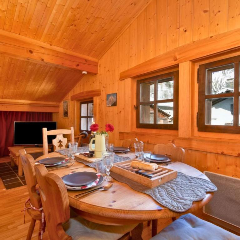 Le Chalet au Tour, Mont Blanc Views & Family Stay Ski IN/ Ski Out - Happy Rentals - Apartment mit Blick auf die Berge - 4