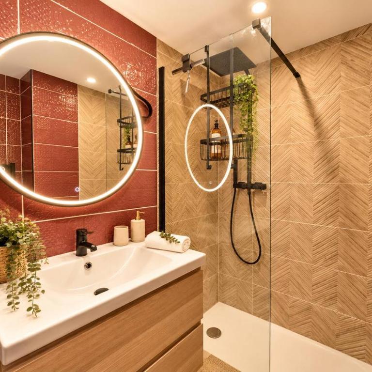 By OZC IMMO - Minuit Deux, Jacuzzi Privatif - Apartment mit 1 Schlafzimmer und Whirlpool - 9
