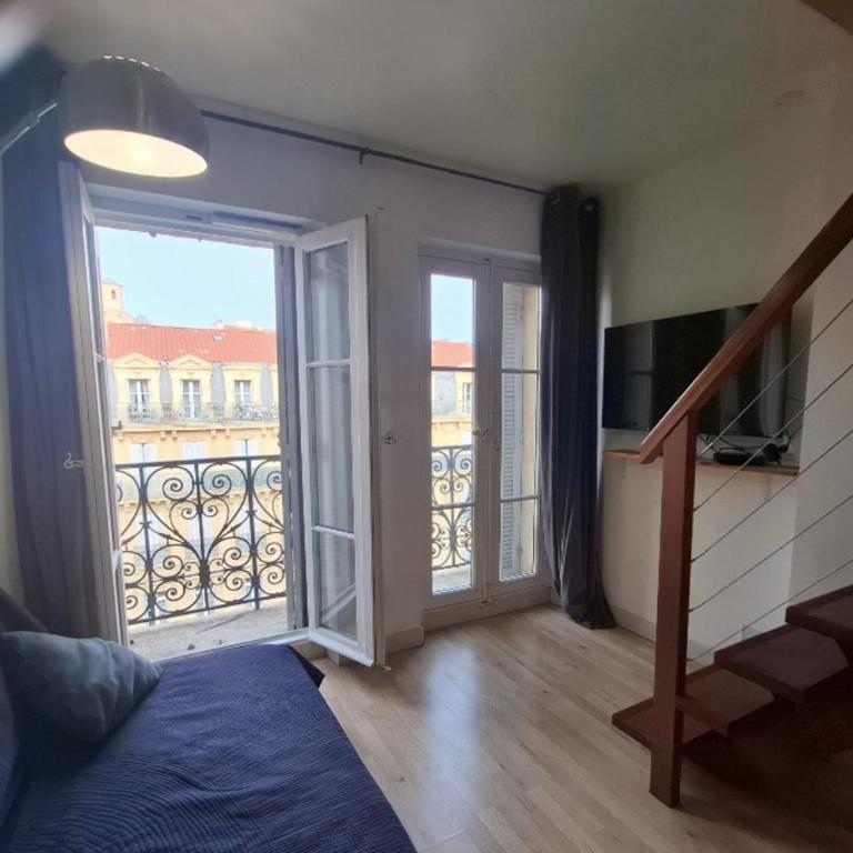 Duplex avec balcon au pied du Tramway République - Appartement - 2