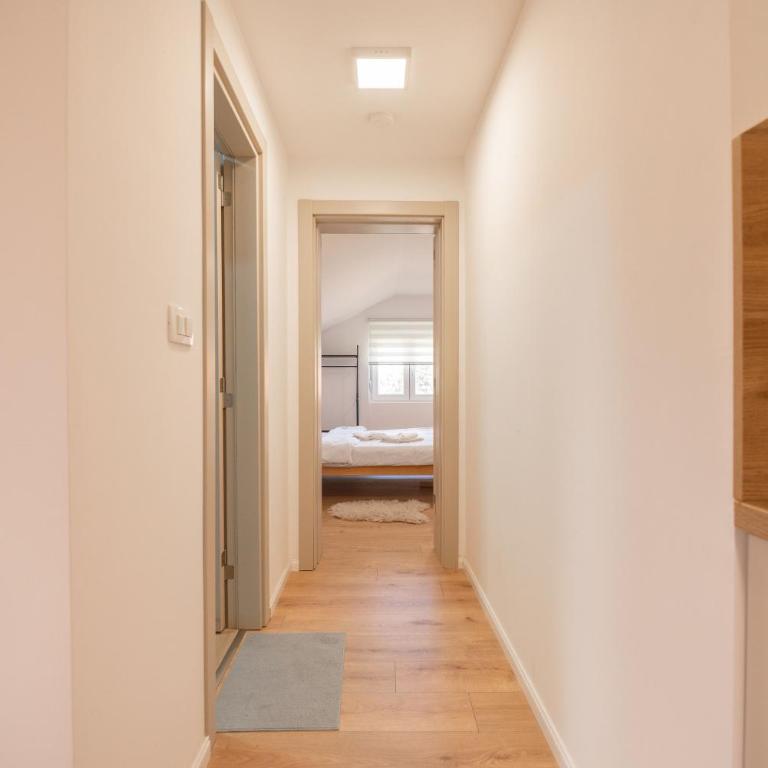 Zabljak Hills City Center - Apartman sa 1 Spavaćom Sobom - Potkrovlje - 2