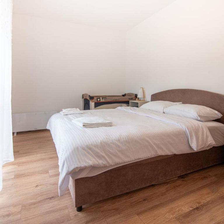 Zabljak Hills City Center - Apartman sa 2 Spavaće Sobe - 16