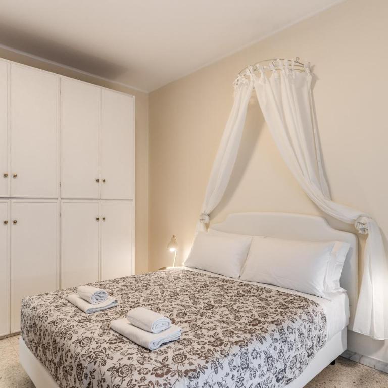 Casa Nostra Vaticano - Two-Bedroom Apartment with Balcony - 43