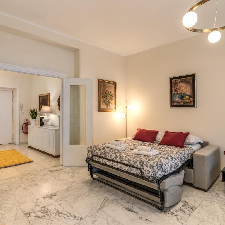 Casa Nostra Vaticano - Two-Bedroom Apartment with Balcony - 57