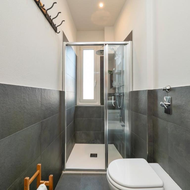I-Host - Bright 2-Bedroom, Balcony, Sleeps 6 - Appartamento con 2 Camere da Letto - 2