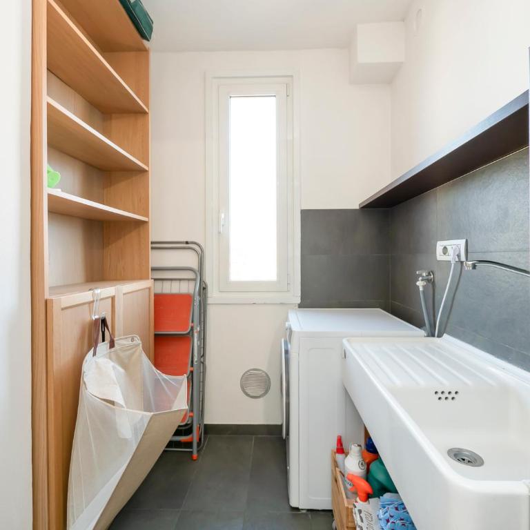 I-Host - Bright 2-Bedroom, Balcony, Sleeps 6 - Appartamento con 2 Camere da Letto - 4