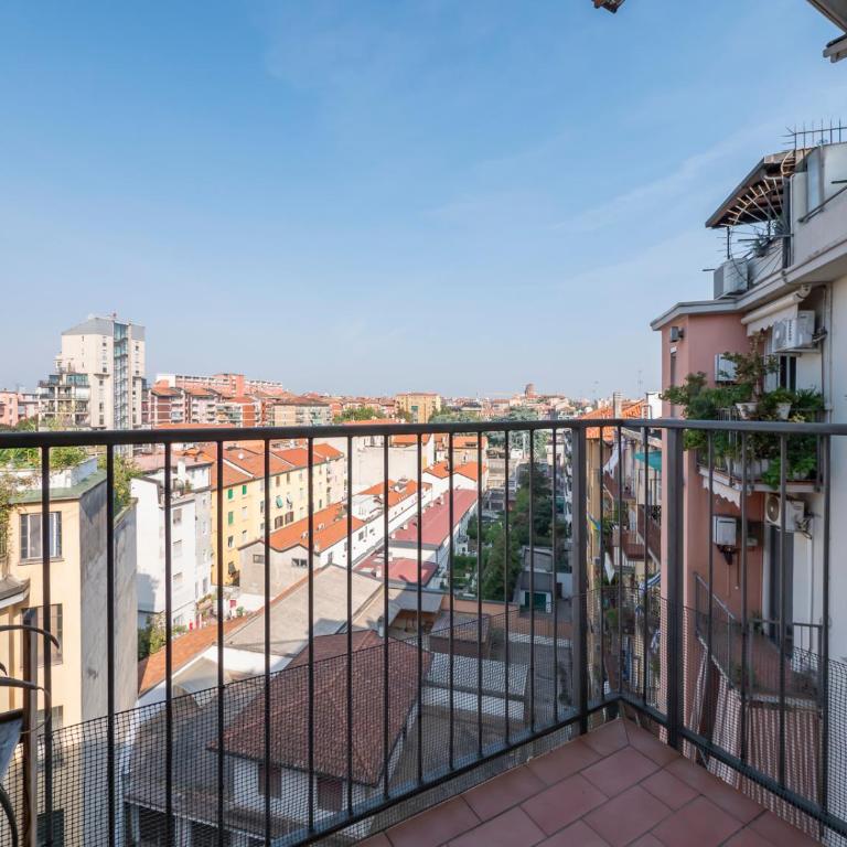 I-Host - Bright 2-Bedroom, Balcony, Sleeps 6 - Appartamento con 2 Camere da Letto - 24