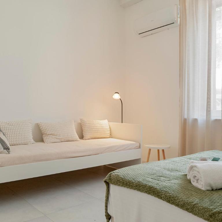 Domio Casa Leonardo - Camere Design vicino Aeroporto e Stazione - Dreibettzimmer mit eigenem Bad - 3