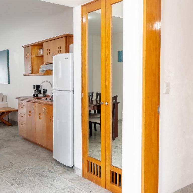 Sunset Marina Resort & Yacht Club - Suite Deluxe - 5