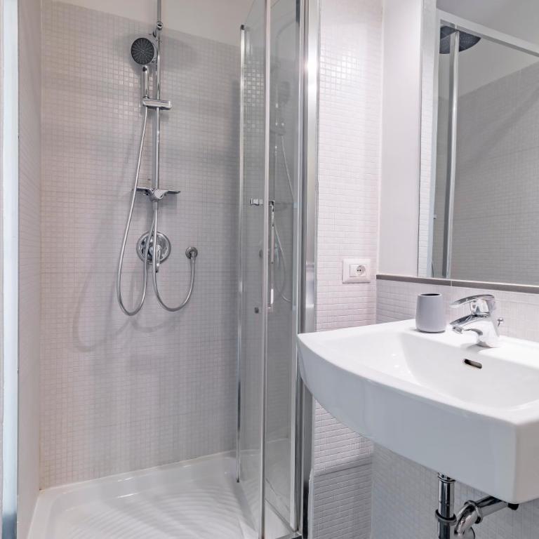 Farini 62 Charme Apartment - Appartamento con 3 Camere da Letto - 24