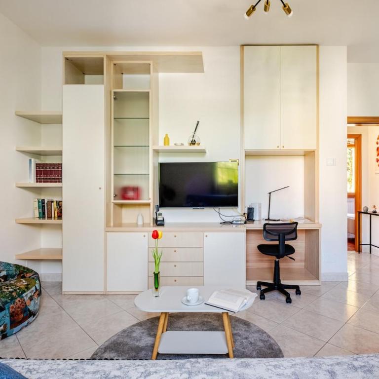 Tulipano Rosso - Appartamento con 2 Camere da Letto - 40