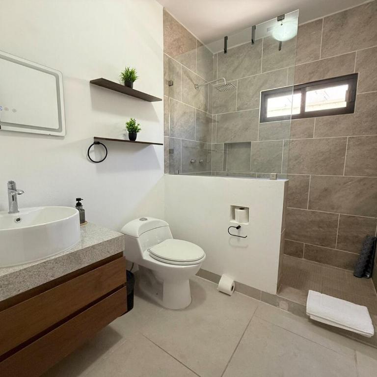 Estancia moderna y amplia cerca del malecón - Apartamento de 2 dormitorios - 3