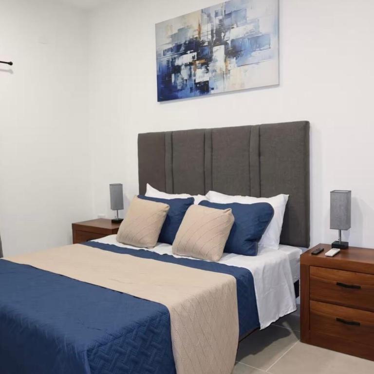 Estancia moderna y amplia cerca del malecón - Apartamento de 2 dormitorios - 9