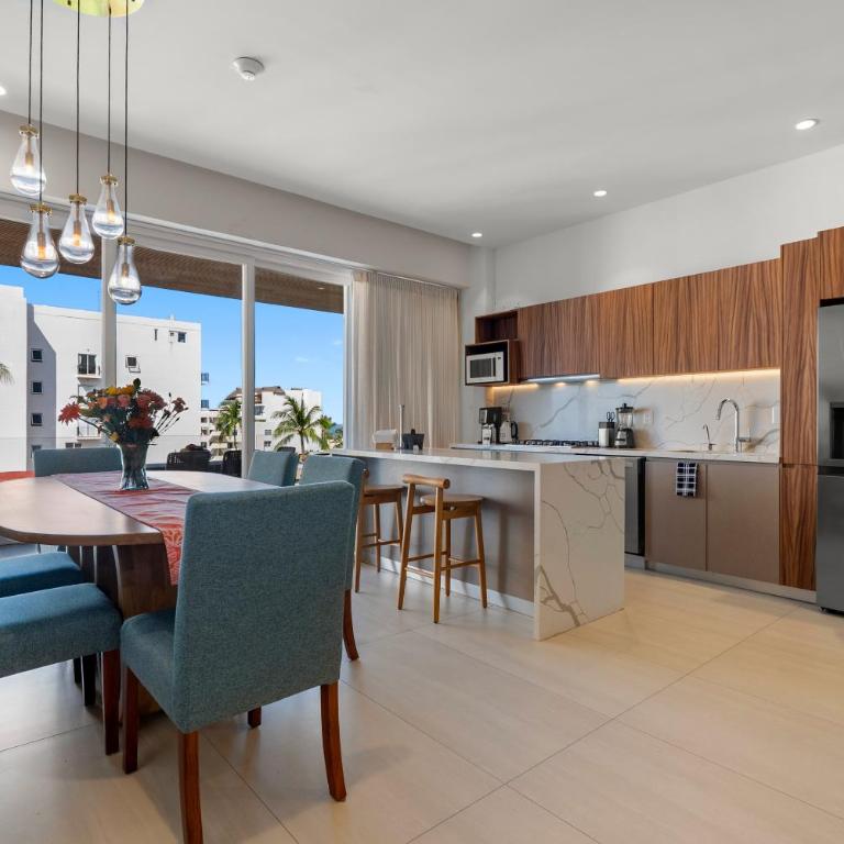 Luxury 2BR Lock-Off | Rooftop Pool | Golden Zone - Casa - 7
