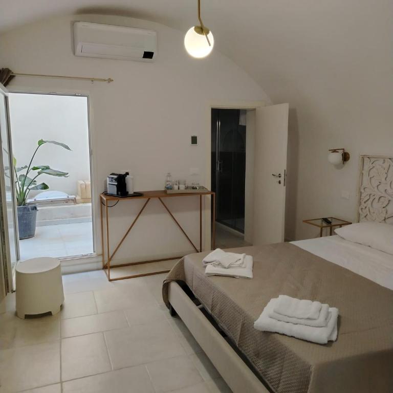 Donna Vita - Large Double Room - 9