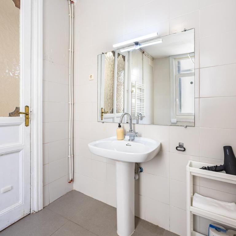 Stylish 2BR Apartment in Central Madrid - Apartamento - 16