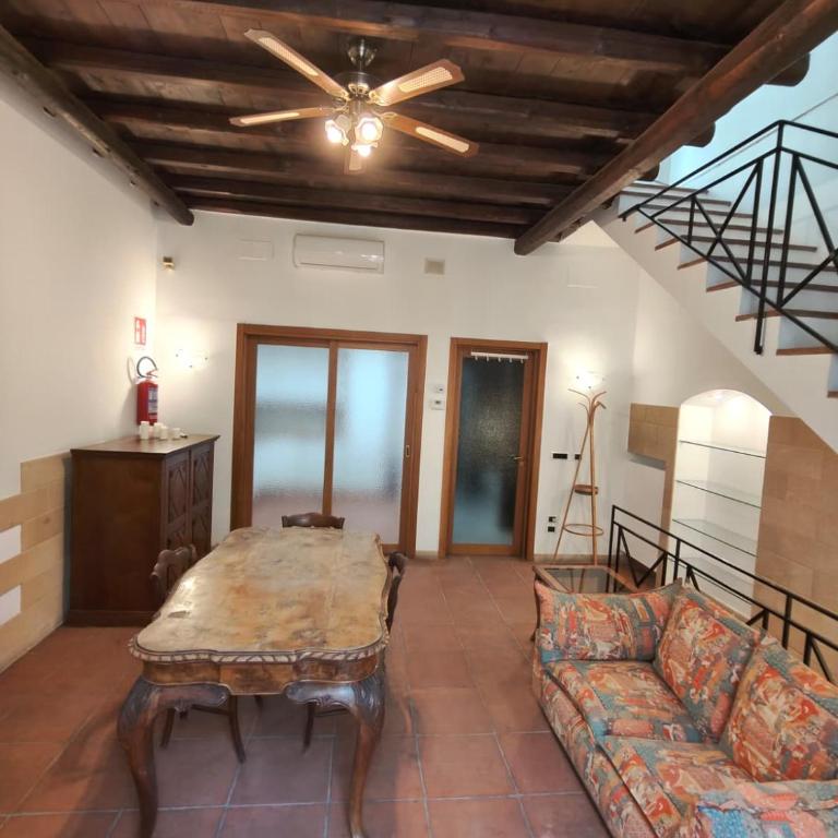 Palazzo Prestige - Appartamento con 2 Camere da Letto - 1
