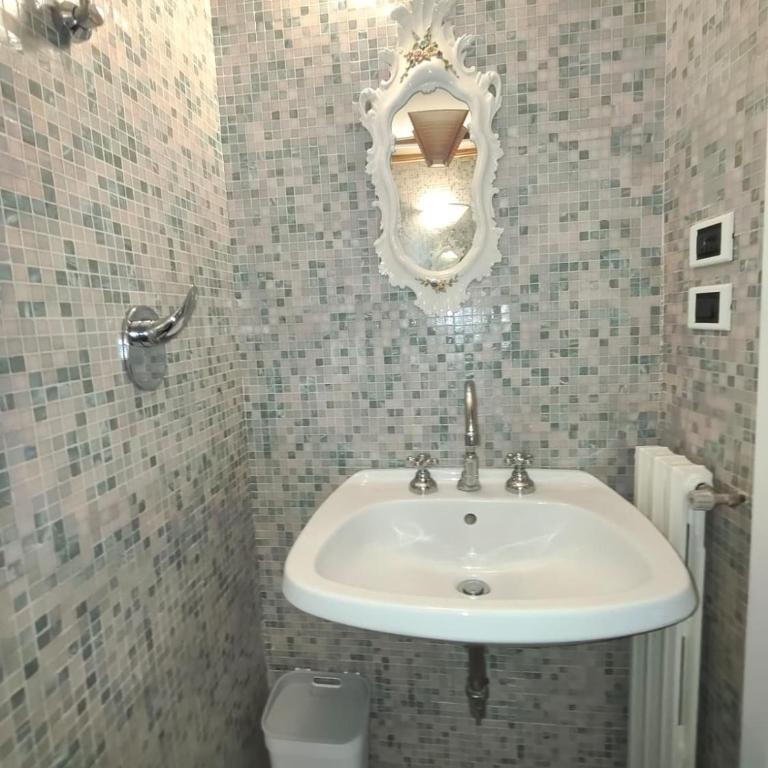 Palazzo Prestige - Appartamento con 2 Camere da Letto - 25