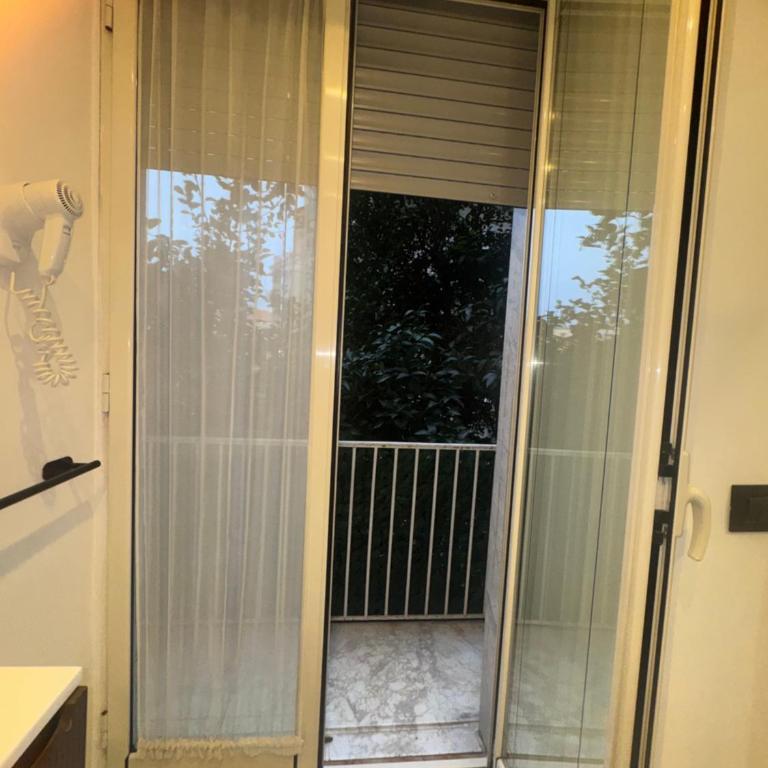 House family - Camera Matrimoniale con Bagno Privato - 10