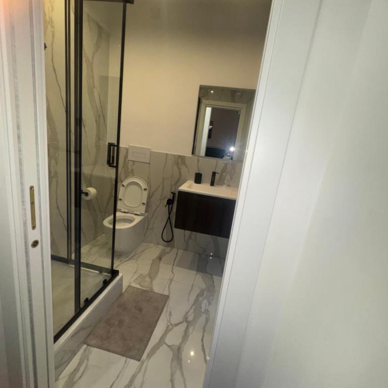 House family - Camera Matrimoniale con Bagno Privato - 11