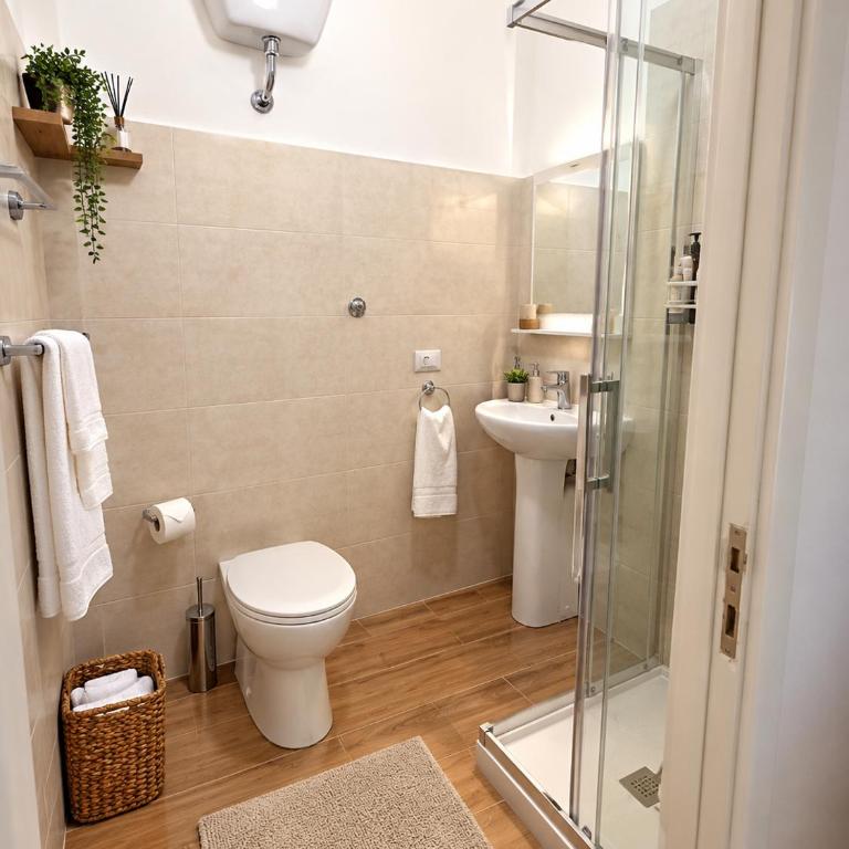 Room with Private Bathroom, Independent Entrance - One-Bedroom Apartment - 6