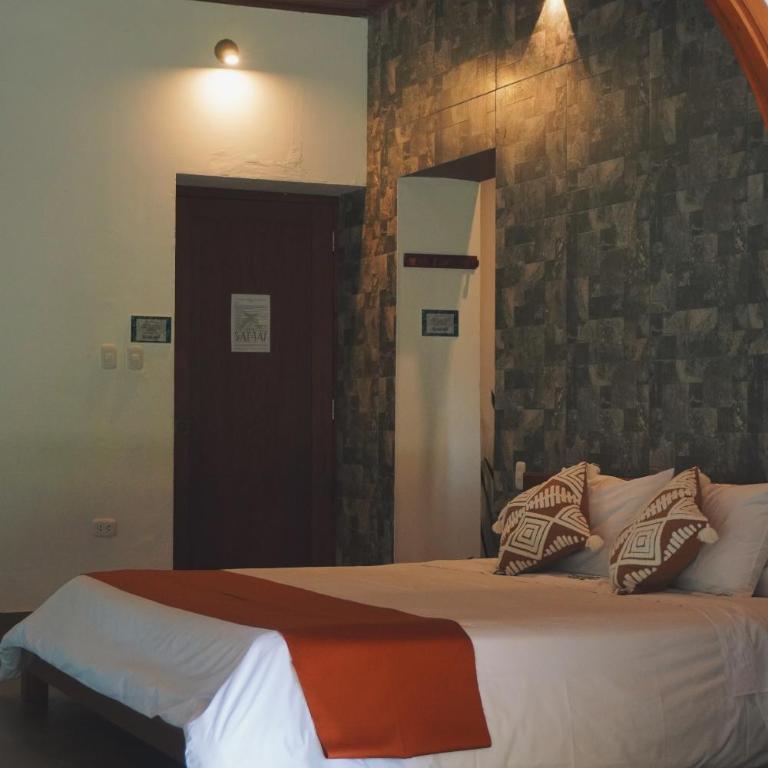 Apu Samay Nature Lodge - Suite con cama extragrande y vistas a la piscina - 7