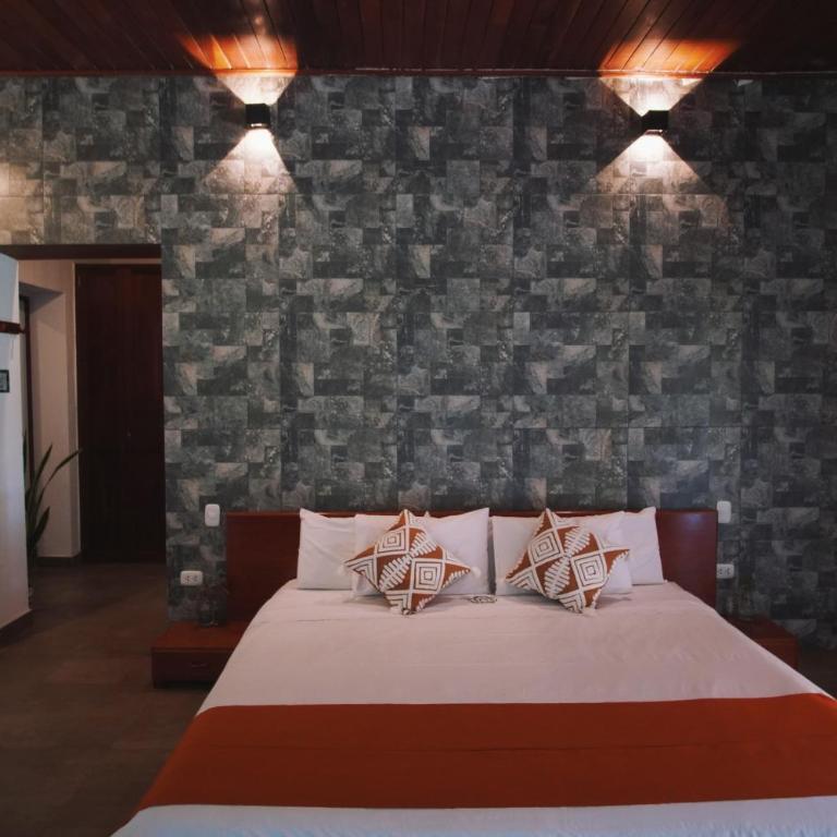 Apu Samay Nature Lodge - Suite con cama extragrande y vistas a la piscina - 10