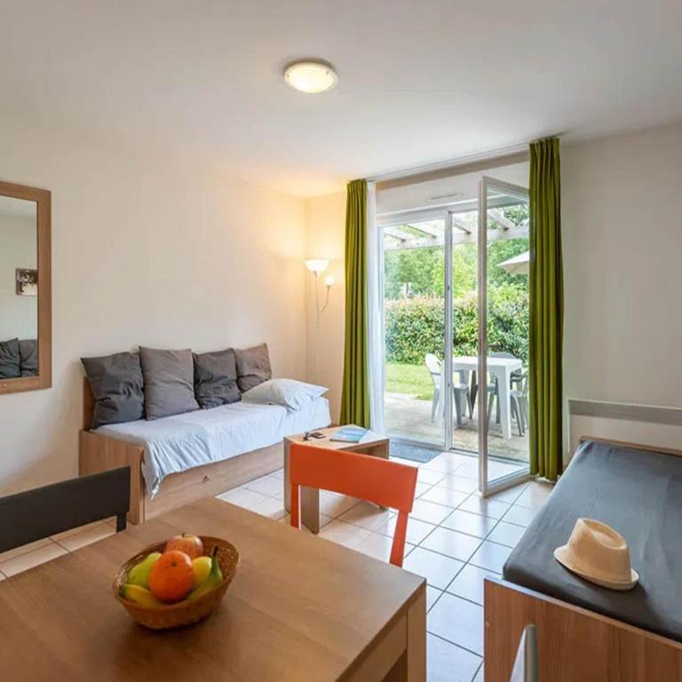 3-Guest Apartment with Terrace in Saumur - Maison de Vacances - 10