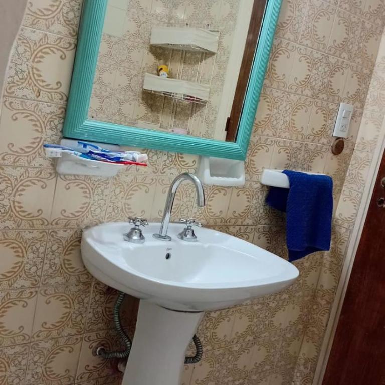 Amplio departamento céntrico a metros de la playa - Apartamento de 2 dormitorios - 8