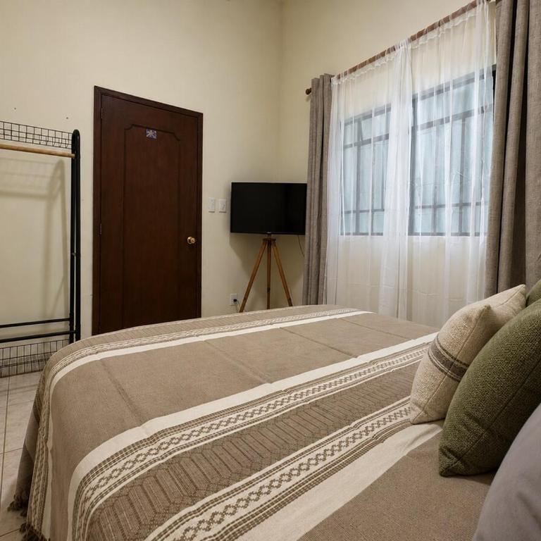 Downtown Oaxaca 4 bedrooms Sleeps up to 8 people - Apartment - 19