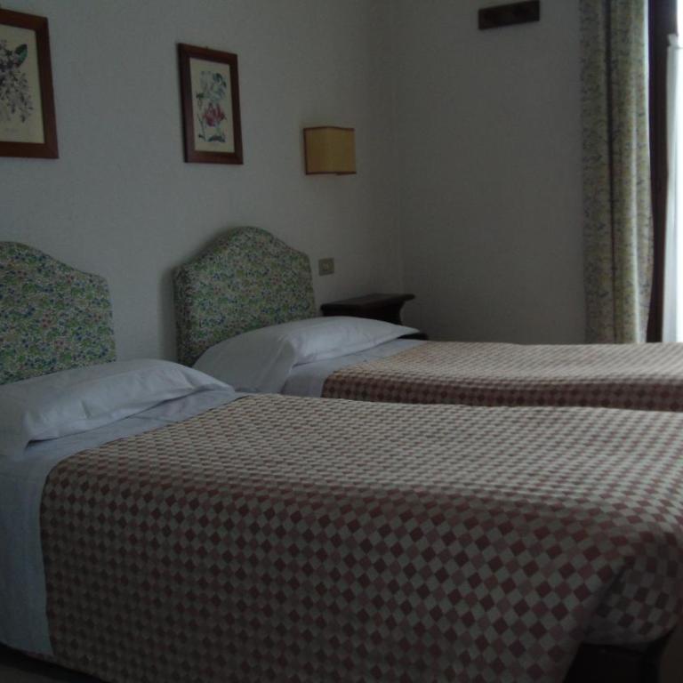 Hotel Triolet - Camera Doppia con Letti Singoli - 2