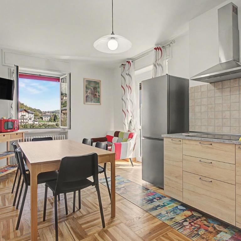Owest Appartamenti - Appartamento Premium con 3 Camere da Letto e Balcone - 4
