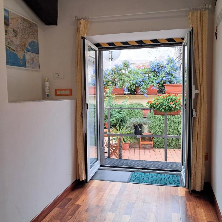 Casetta Correra: terrazzo e relax centro di Napoli - Studio with Balcony - 68
